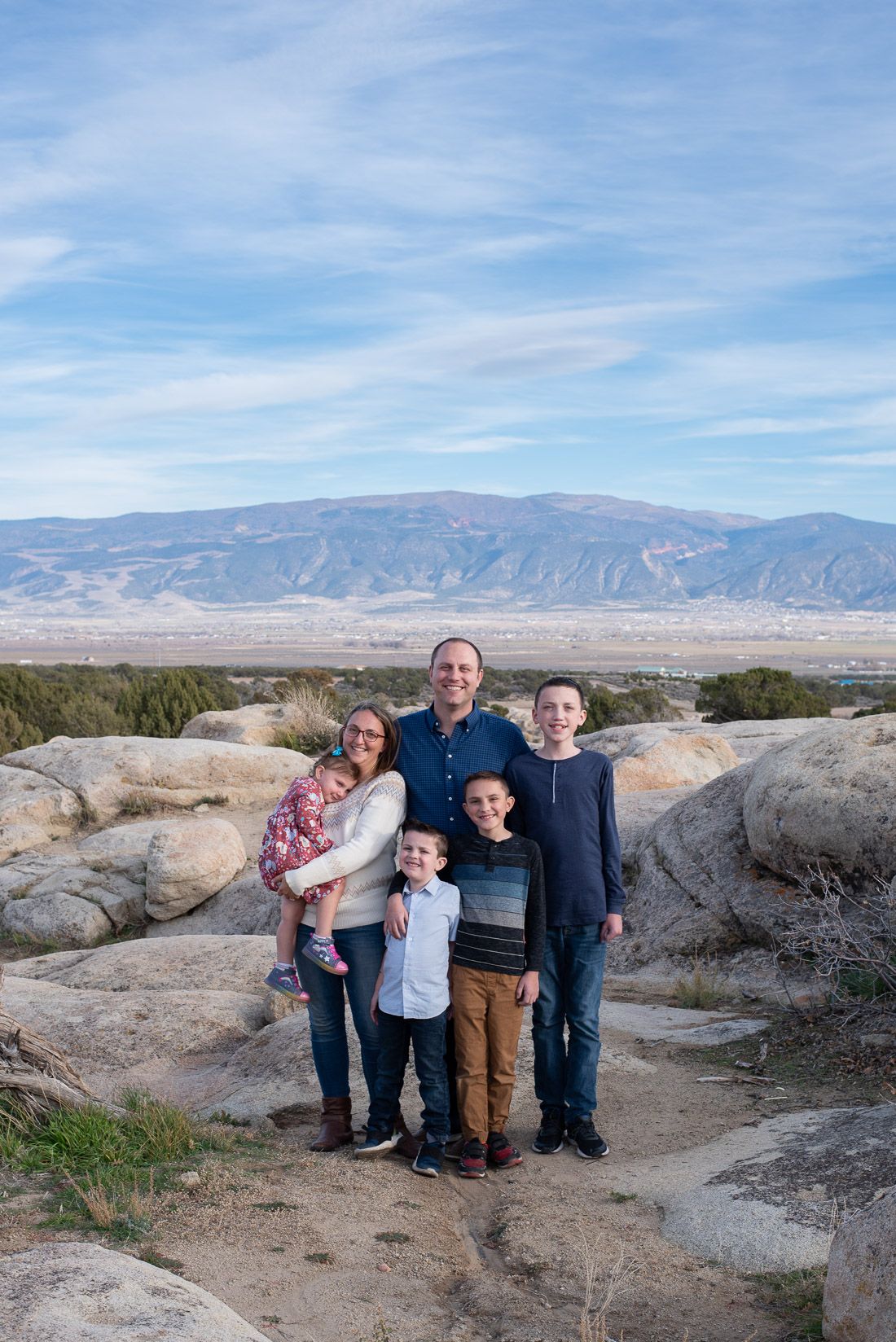 Family of 6 looking at camera and smiling-Cedar City, Utah-Bethany Allen Photography